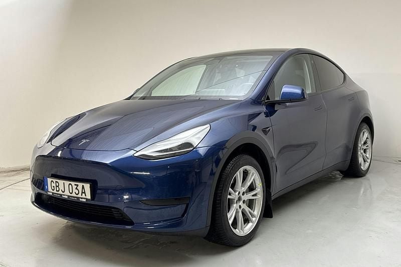 Blå Begagnad 2023 Tesla Model Y RWD SUV | 364 900 kr (Marknadspris) - Bild 1/4