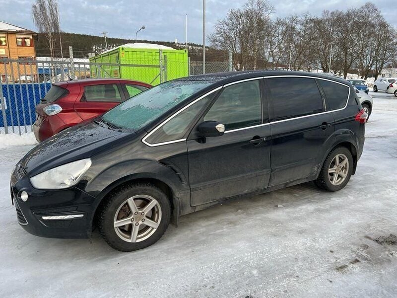Svart Begagnad 2013 Ford S-MAX S Minibuss | 34 900 kr - Bild 1/4
