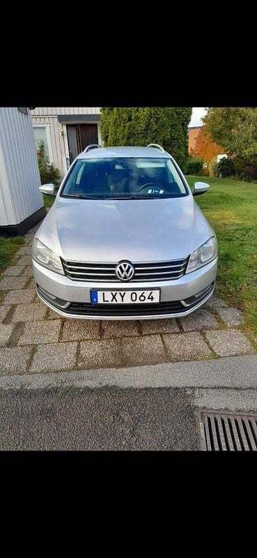Silver Begagnad 2012 VW Passat Kombi | 54 000 kr (Marknadspris) - Bild 1/3