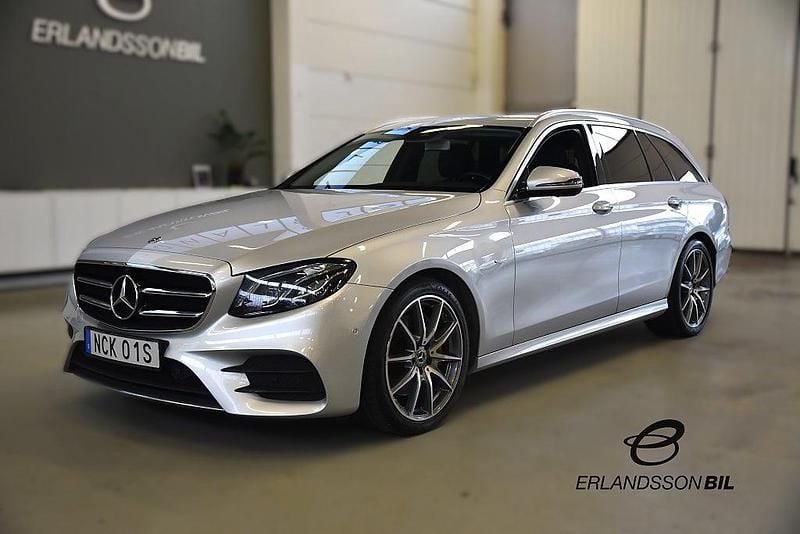 Silver Begagnad 2020 Mercedes E220 AMG Kombi | 299 900 kr (Bra pris) - Bild 1/4