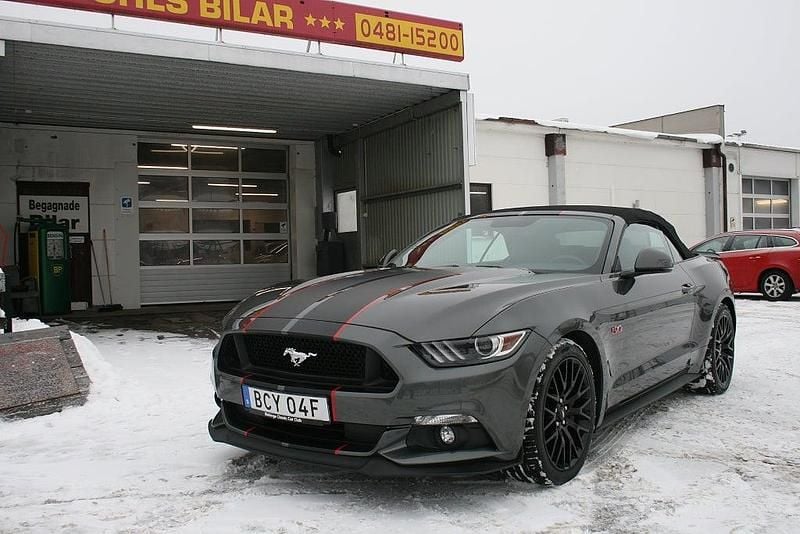 Begagnad Ford Mustang GT Convertible 422 HK (310 kW) 2016 Grå Cab