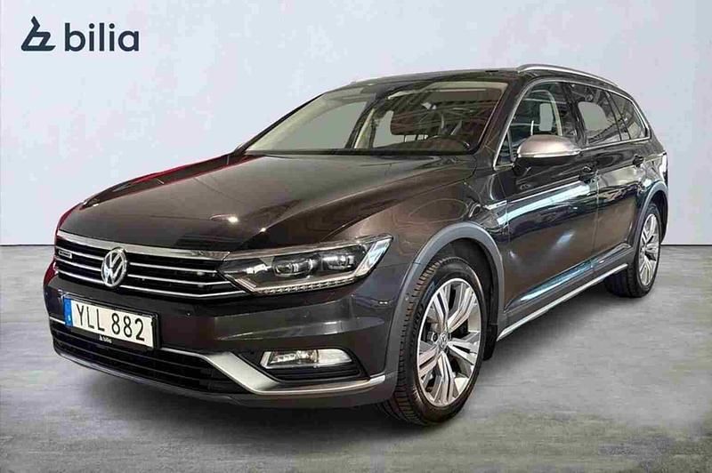 Grå Begagnad 2018 VW Passat Alltrack Kombi | 229 000 kr (Lite dyr) - Bild 1/1