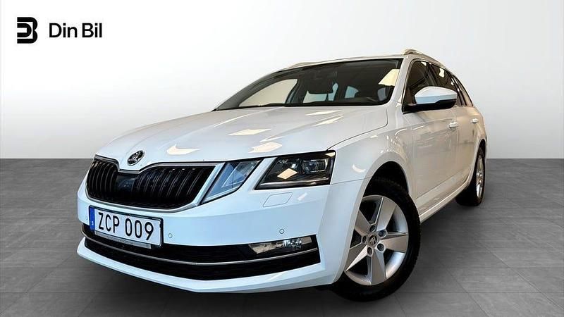 Vit Begagnad 2017 Skoda Octavia Style Kombi | 149 900 kr (Marknadspris) - Bild 1/4