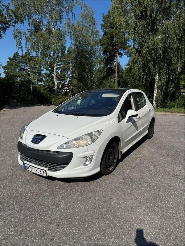 Vit Begagnad 2010 Peugeot 308 Halvkombi | 15 000 kr - Bild 1/4