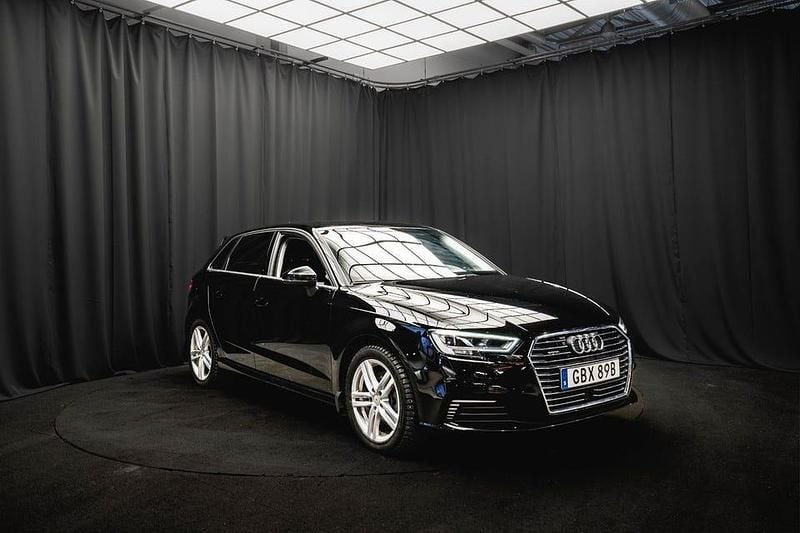 Begagnad Audi A3 Sport 204 HK (150 kW) 2020 Svart Sedan