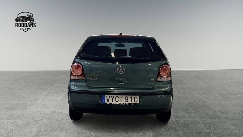 Begagnad VW Polo 76 HK (55 kW) 2005 Grön Halvkombi