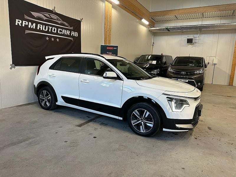 Begagnad Kia Niro Advance 184 HK (135 kW) 2022 Vit SUV
