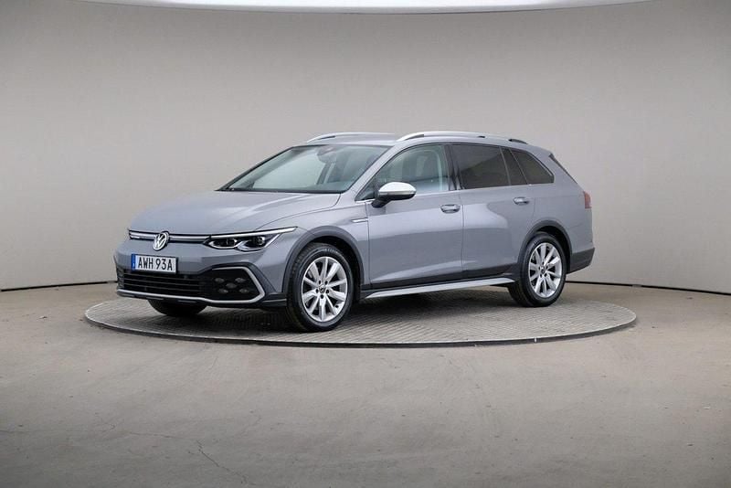 Grå Begagnad 2022 VW Golf Alltrack Kombi | 299 000 kr (Marknadspris) - Bild 1/4