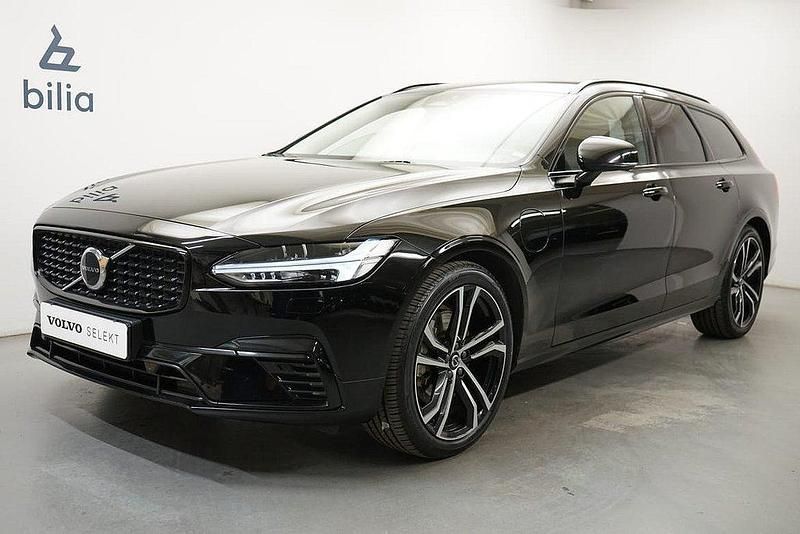 Svart Begagnad 2022 Volvo V90 Plus Kombi | 419 900 kr (Marknadspris) - Bild 1/3