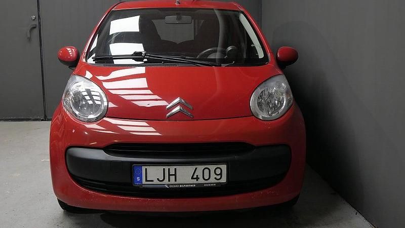 Begagnad Citroën C1 68 HK (50 kW) 2008 Röd Halvkombi