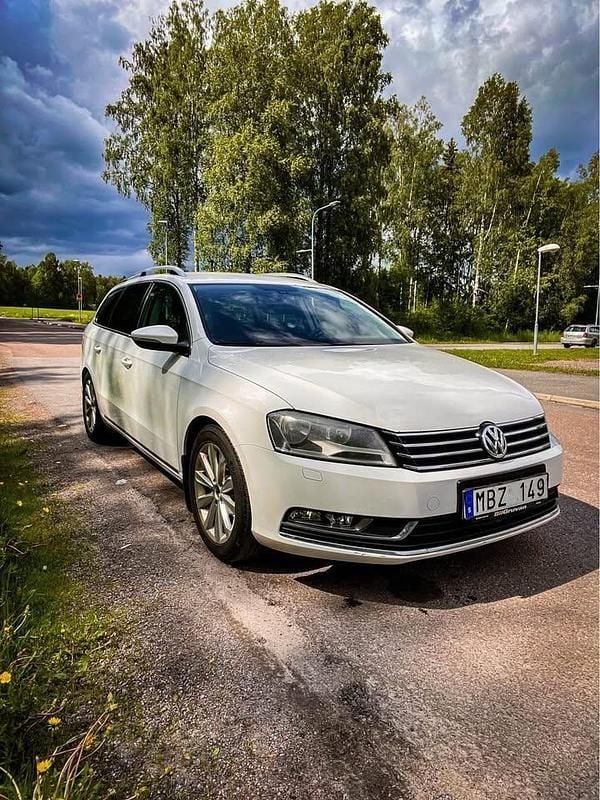 Vit Begagnad 2012 VW Passat GT Kombi | 70 000 kr (Superpris) - Bild 1/4