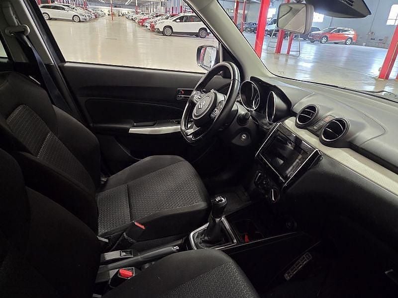 Begagnad Suzuki Swift 83 HK (61 kW) 2021 Grå Halvkombi