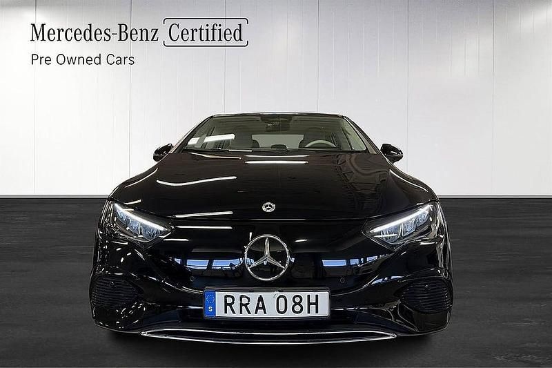 Begagnad Mercedes EQE300 180 kW (245 HK) 2022 Svart Sedan