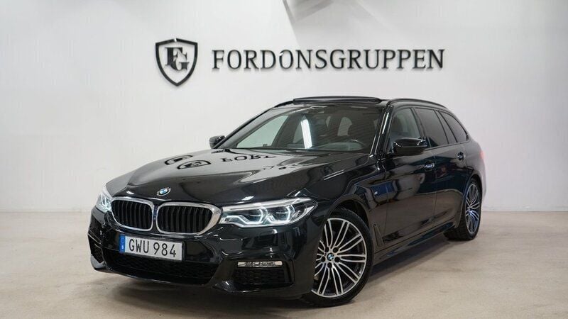Svart Begagnad 2017 BMW 530 M Sport Kombi | 314 800 kr (Marknadspris) - Bild 1/4