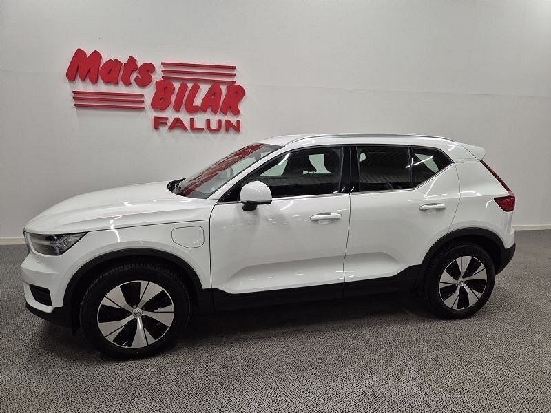 Vit Begagnad 2021 Volvo XC40 Inscription SUV | 349 900 kr (Marknadspris) - Bild 1/4