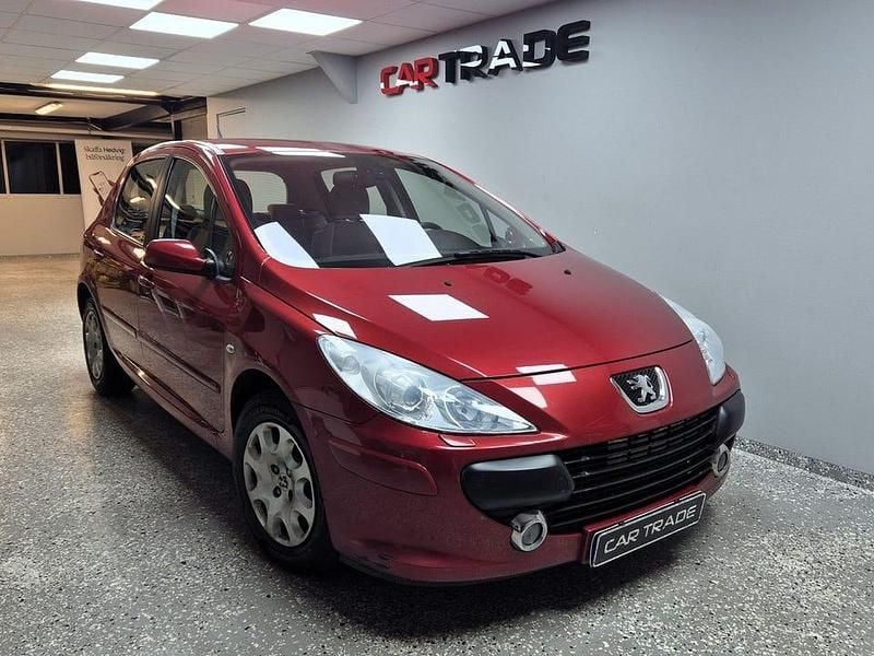 Begagnad Peugeot 307 109 HK (80 kW) 2006 Röd Halvkombi