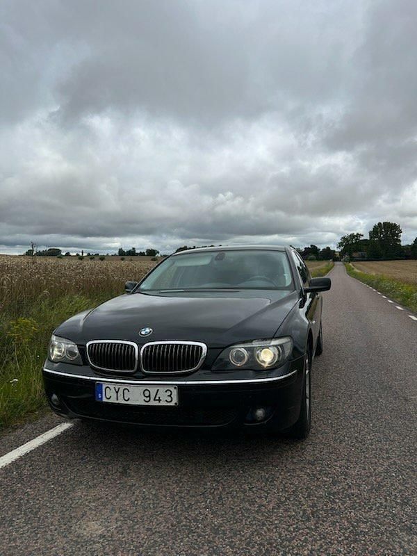 Svart Begagnad 2007 BMW 740 Sedan | 105 000 kr - Bild 1/4