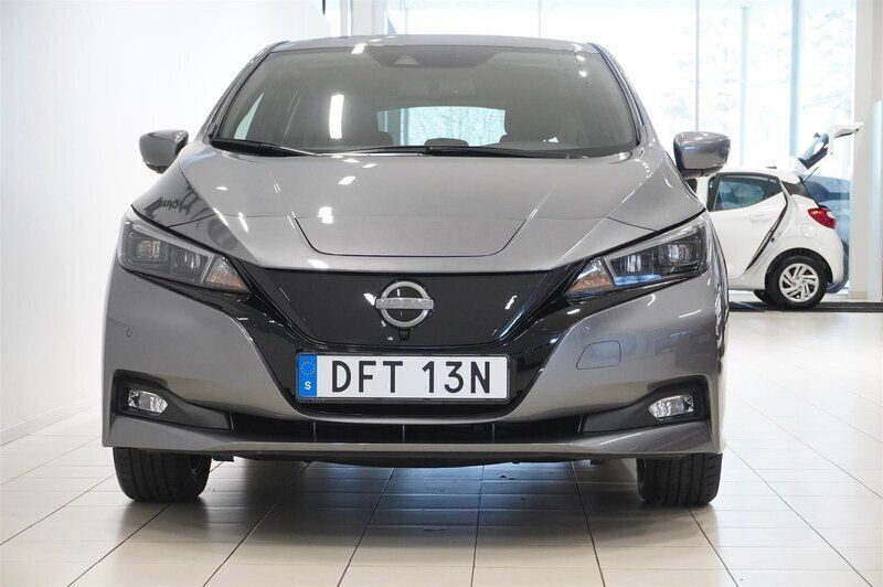 Begagnad Nissan Leaf N-Connecta 110 kW (150 HK) 2023 Okänd Halvkombi