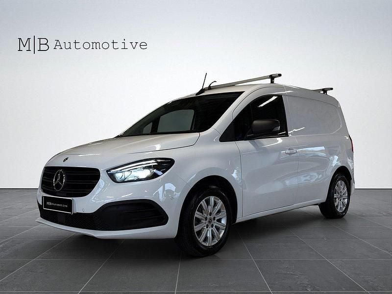 Vit Begagnad 2023 Mercedes Citan 112 Van | 268 625 kr (Bra pris) - Bild 1/4