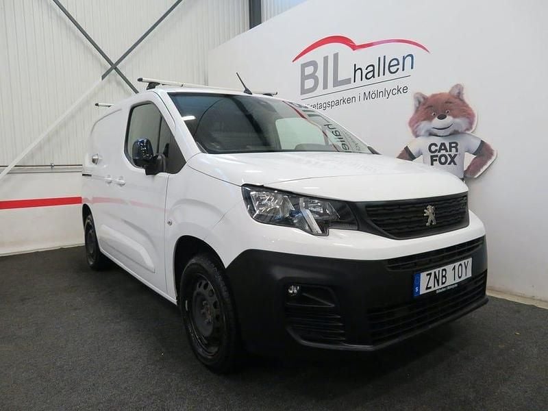 Vit Begagnad 2022 Peugeot Partner Minibuss | 159 000 kr (Bra pris) - Bild 1/4