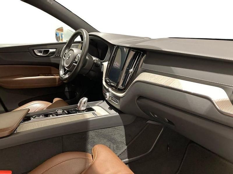 Begagnad Volvo XC60 Inscription 397 HK (291 kW) 2019 Vit SUV