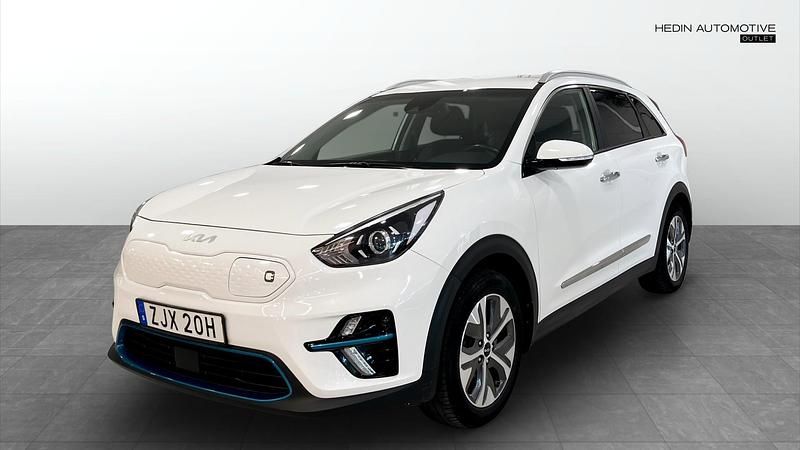 Vit (white) Begagnad 2022 Kia e-Niro Advance SUV | 252 900 kr (Superpris) - Bild 1/4