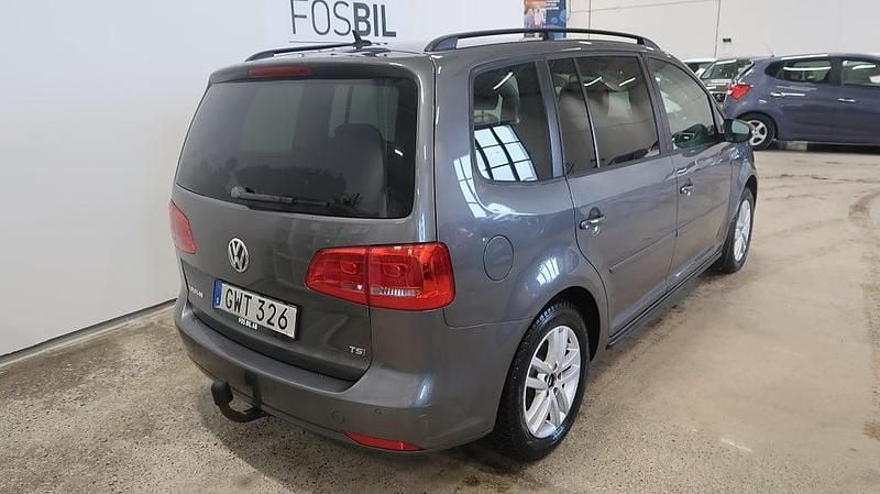 Begagnad VW Touran 140 HK (102 kW) 2015 Grå Minibuss