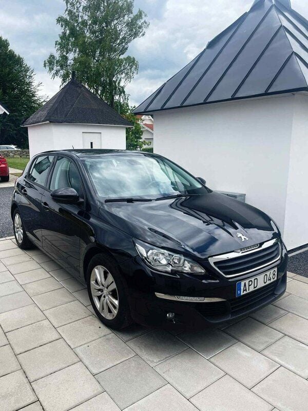 Svart Begagnad 2013 Peugeot 308 Active Halvkombi | 70 000 kr (Bra pris) - Bild 1/4
