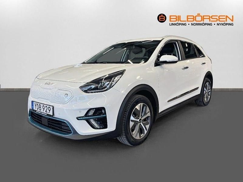 Vit Begagnad 2022 Kia e-Niro Advance SUV | 289 900 kr (Lite dyr) - Bild 1/4