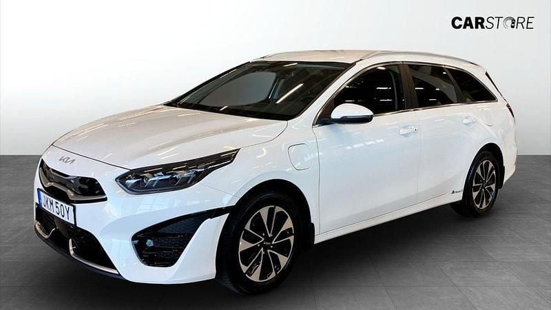 Vit (white) Begagnad 2022 Kia Ceed Sportswagon Advance Kombi | 219 900 kr (Bra pris) - Bild 1/4