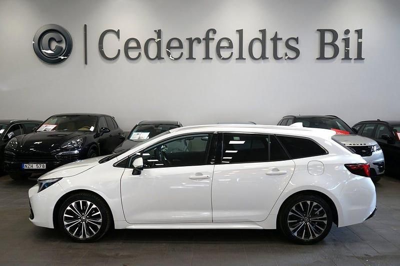 Begagnad Toyota Corolla 140 HK (102 kW) 2024 Vit Kombi