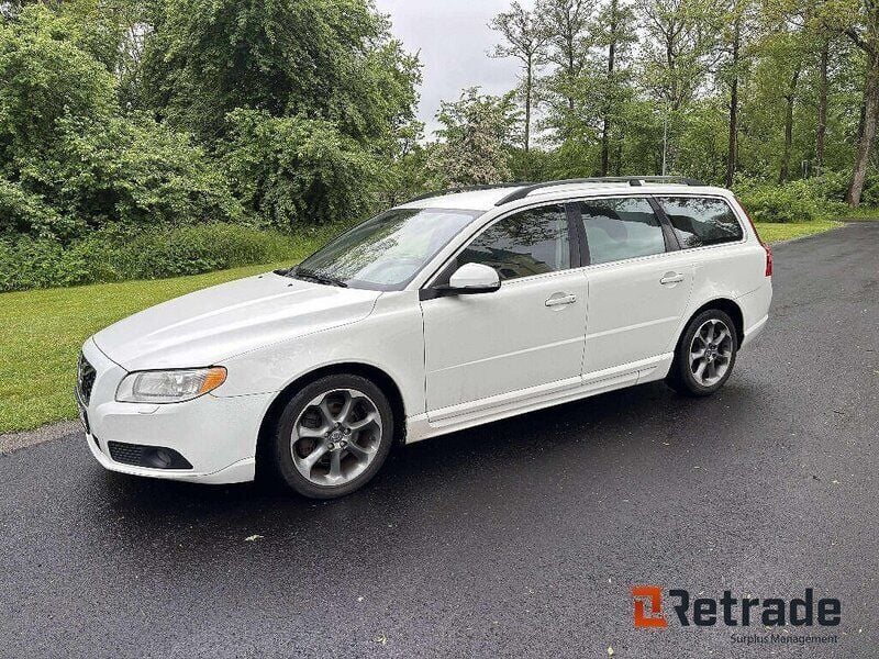 Vit Begagnad 2011 Volvo V70 Momentum Kombi | 1 000 kr - Bild 1/4