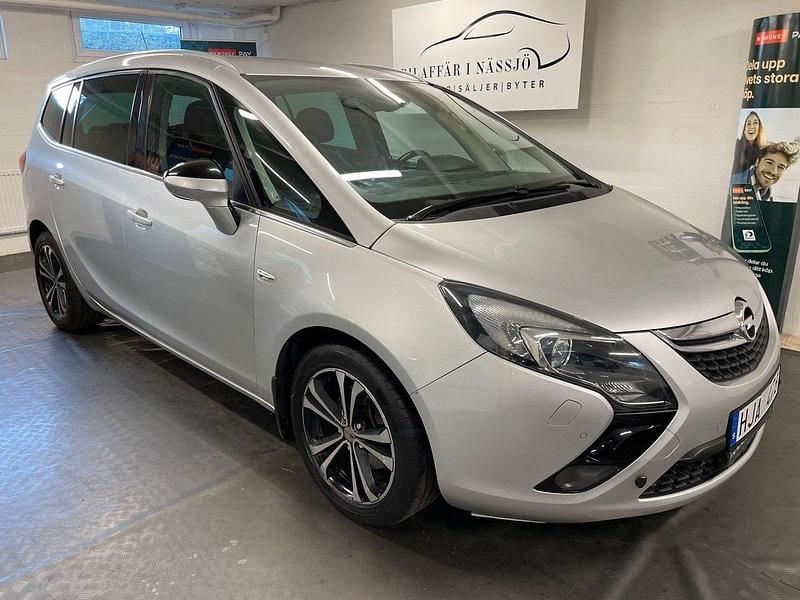 Grå Begagnad 2012 Opel Zafira Minibuss | 44 899 kr - Bild 1/4