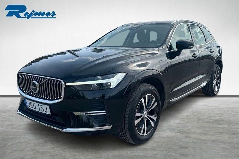 Svart Begagnad 2022 Volvo XC60 Core SUV | 379 800 kr (Bra pris) - Bild 1/4