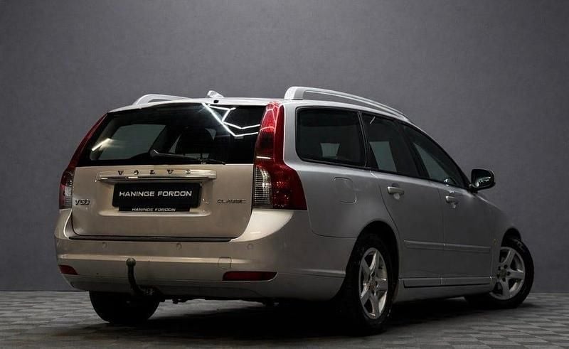 Begagnad Volvo V50 Momentum 116 HK (85 kW) 2012 Grå Kombi