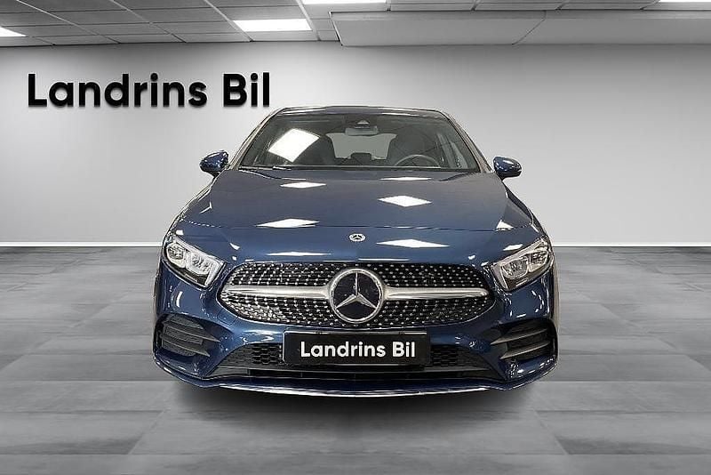 Begagnad Mercedes A250 AMG 160 HK (117 kW) 2022 Blå Halvkombi