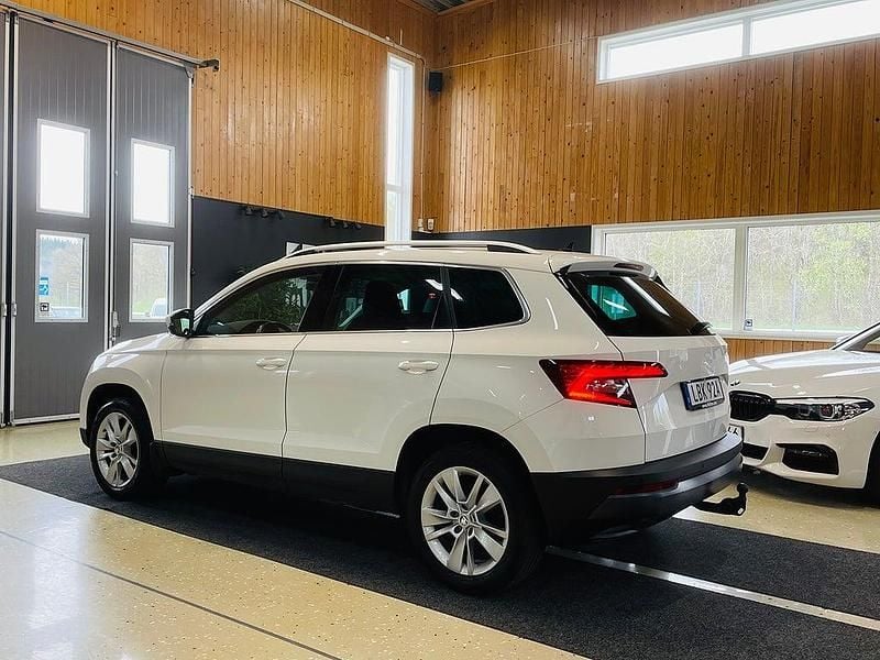 Begagnad Skoda Karoq Ambition 150 HK (110 kW) 2019 Vit SUV