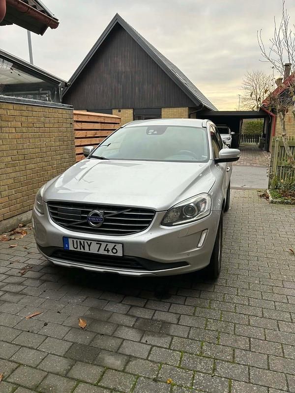 Begagnad 2017 Volvo XC60 Standard SUV | 195 000 kr (Bra pris) - Bild 1/4