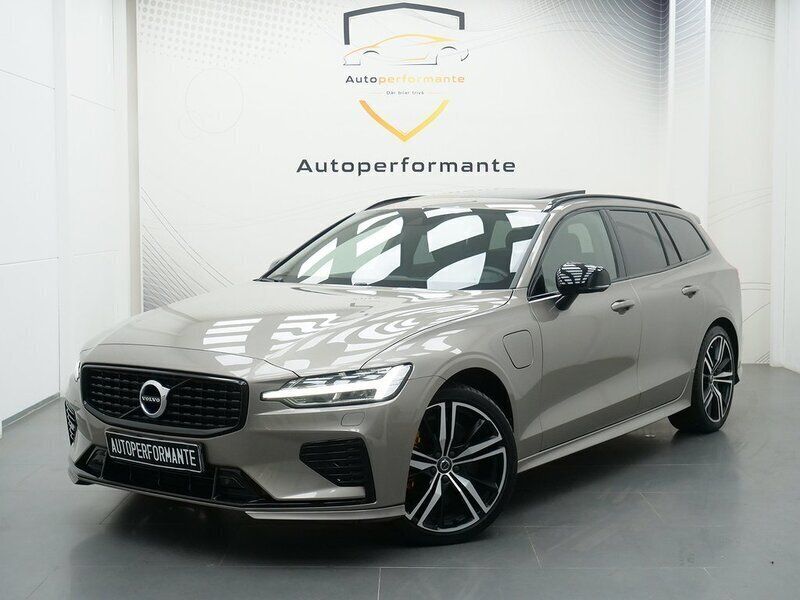 Begagnad 2019 Volvo V60 R-Design Kombi | 369 000 kr (Lite dyr) - Bild 1/4