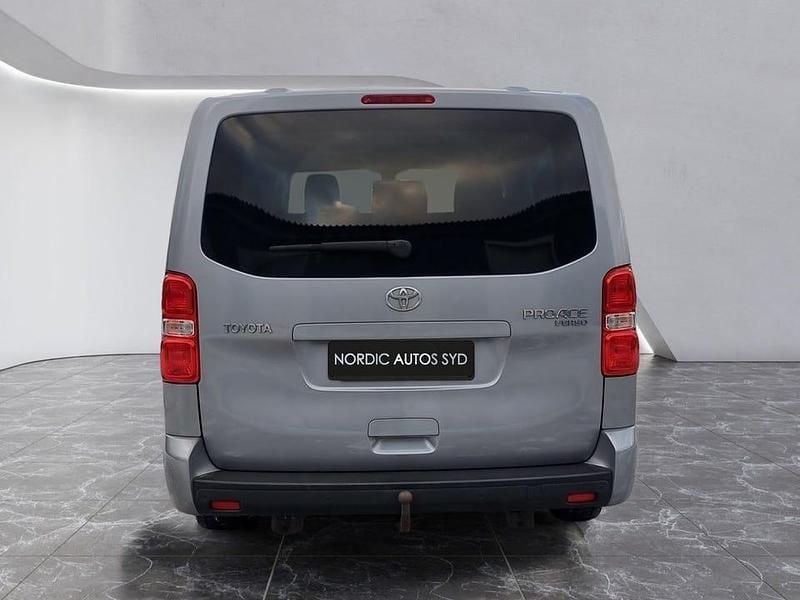 Begagnad Toyota Proace Verso 122 HK (89 kW) 2020 Silver Kombi
