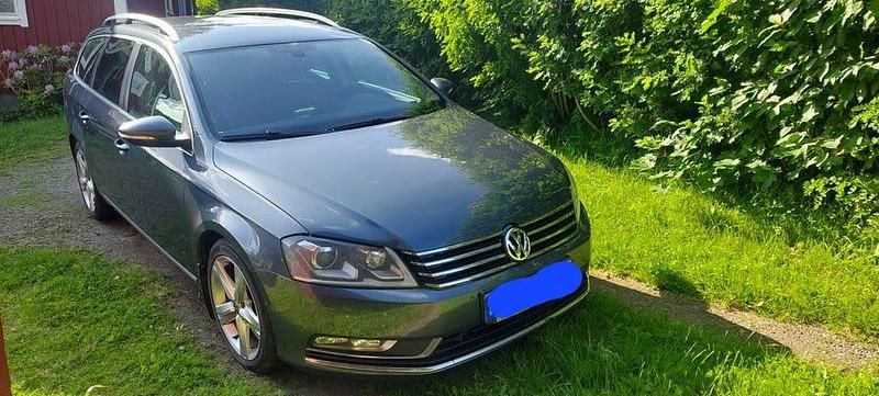 Island grey pearl Begagnad 2012 VW Passat Kombi | 65 000 kr (Marknadspris) - Bild 1/4