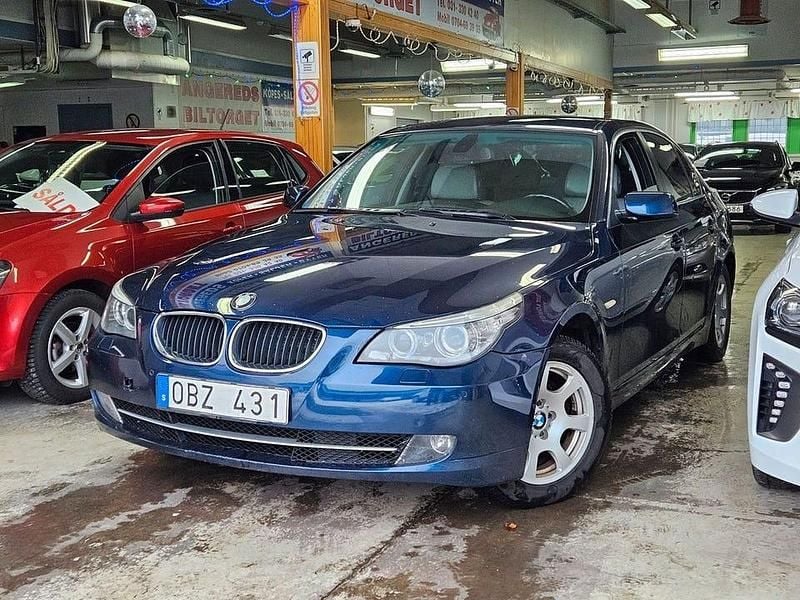 Blå Begagnad 2007 BMW 520 Sedan | 49 999 kr (Bra pris) - Bild 1/4