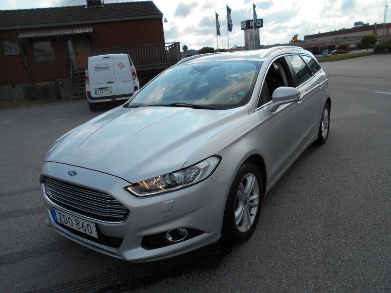 Grå Begagnad 2018 Ford Mondeo Titanium Kombi | 124 900 kr (Marknadspris) - Bild 1/4