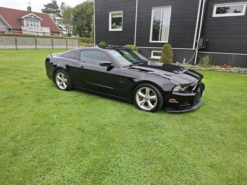 Svart Begagnad 2014 Ford Mustang GT Sportkupé | 237 000 kr (Bra pris) - Bild 1/4