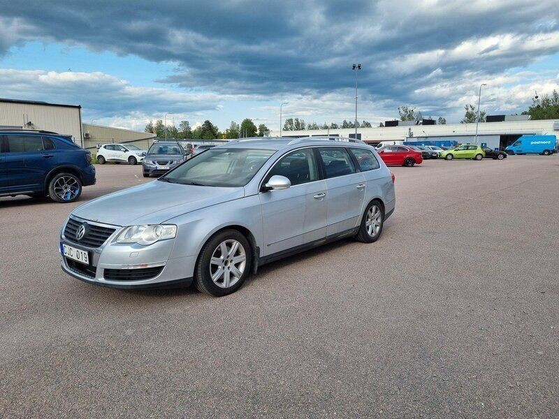 Silver Begagnad 2010 VW Passat Kombi | 22 000 kr (Dyr) - Bild 1/4