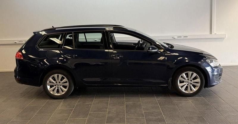 Blå Begagnad 2014 VW Golf VII Kombi | 95 000 kr (Bra pris) - Bild 1/4