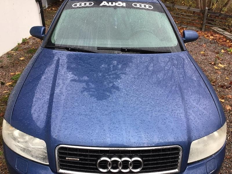 Blå Begagnad 2003 Audi A4 Comfort Kombi | 18 500 kr (Marknadspris) - Bild 1/2