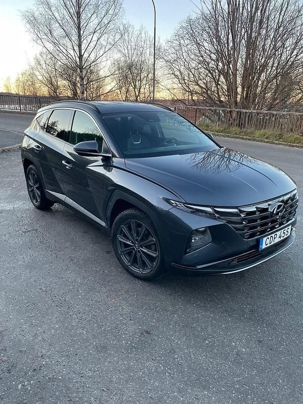 Dark knight Begagnad 2022 Hyundai Tucson SUV | 295 000 kr (Bra pris) - Bild 1/3