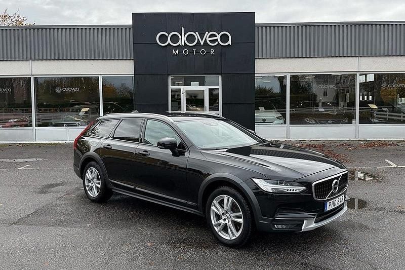 Svart Begagnad 2017 Volvo V90 CC Kombi | 199 900 kr (Marknadspris) - Bild 1/4