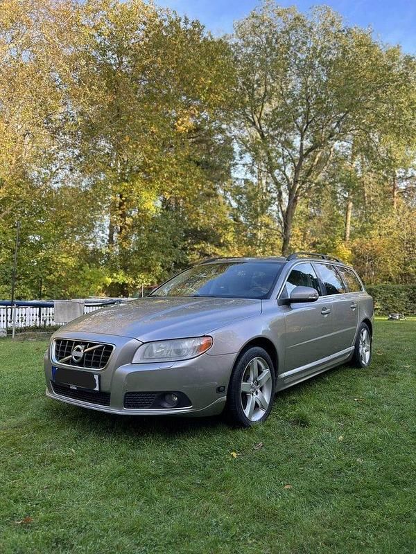 Begagnad 2011 Volvo V70 Kombi | 70 000 kr (Marknadspris) - Bild 1/4